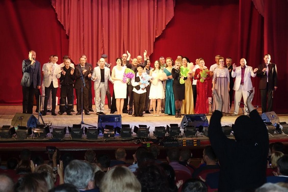 В заключительной части гала-концерта Калины Красной 2018 в Саратове